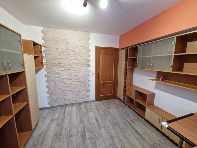 Piata 1 Mai, Clucerului,